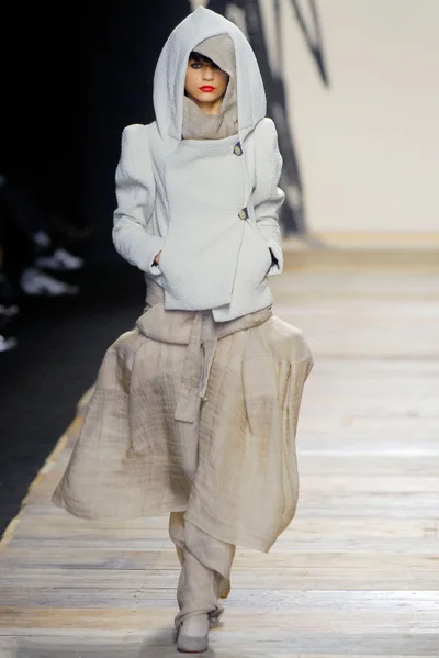 Look 28